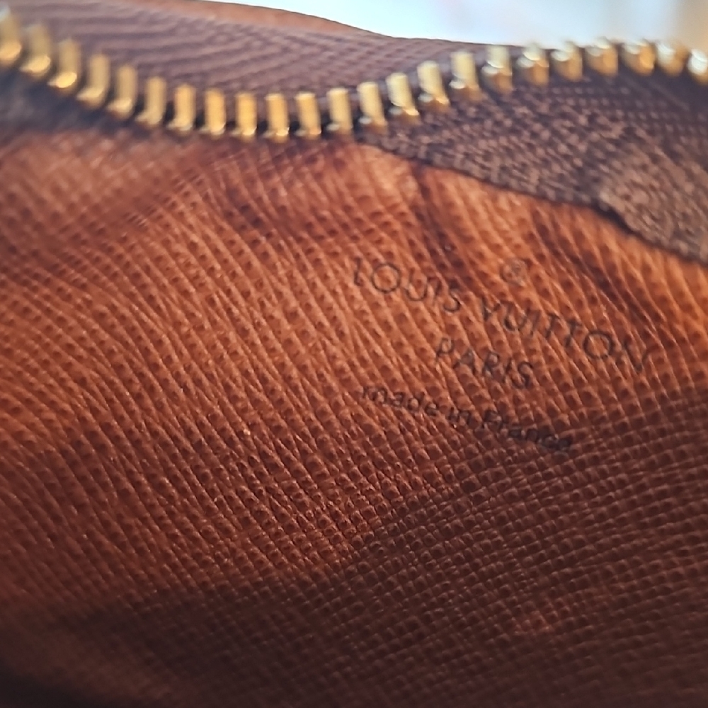 Louis Vuitton Brown Monogram Key Cles - Picture 9 of 13